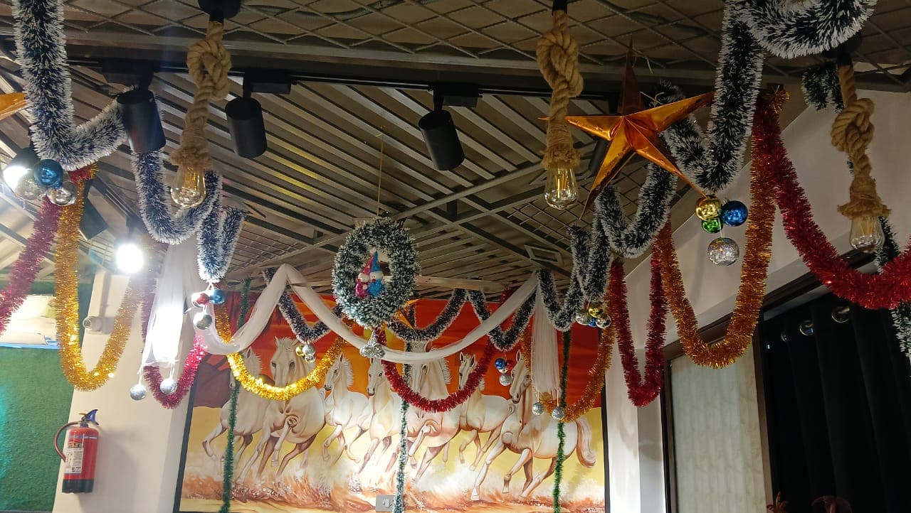 Restaurant Decoration Decoration